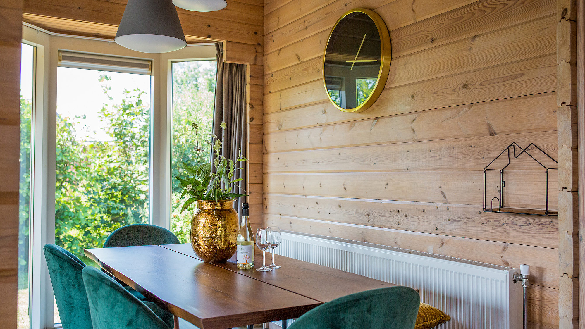 Natuurlijk licht eethoek Villabungalow whirlpool Tjermelan Terschelling